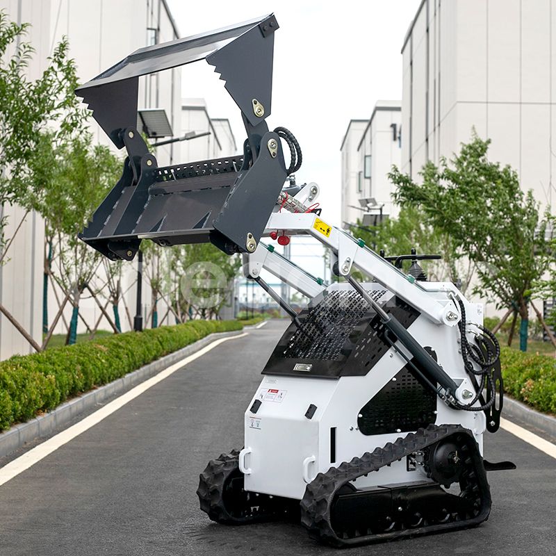 LD-T360 Skid Steer Loader: A Compact Machine With A Four-In-One Bucket Delivers Powerful Performance